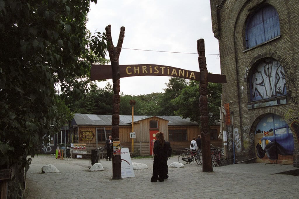 Christiania enter sign