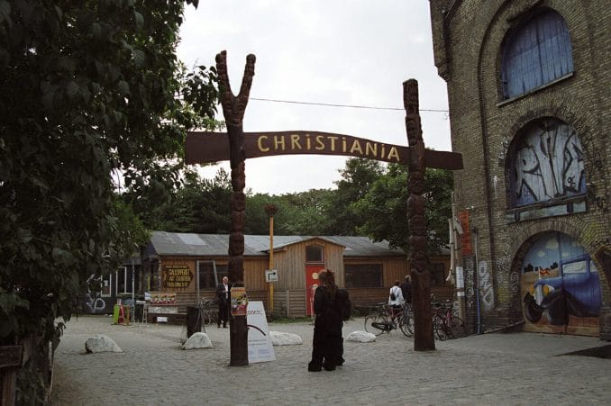 Christiania enter sign