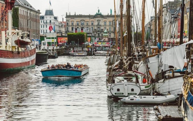 nyhavn boat tour copenhagen