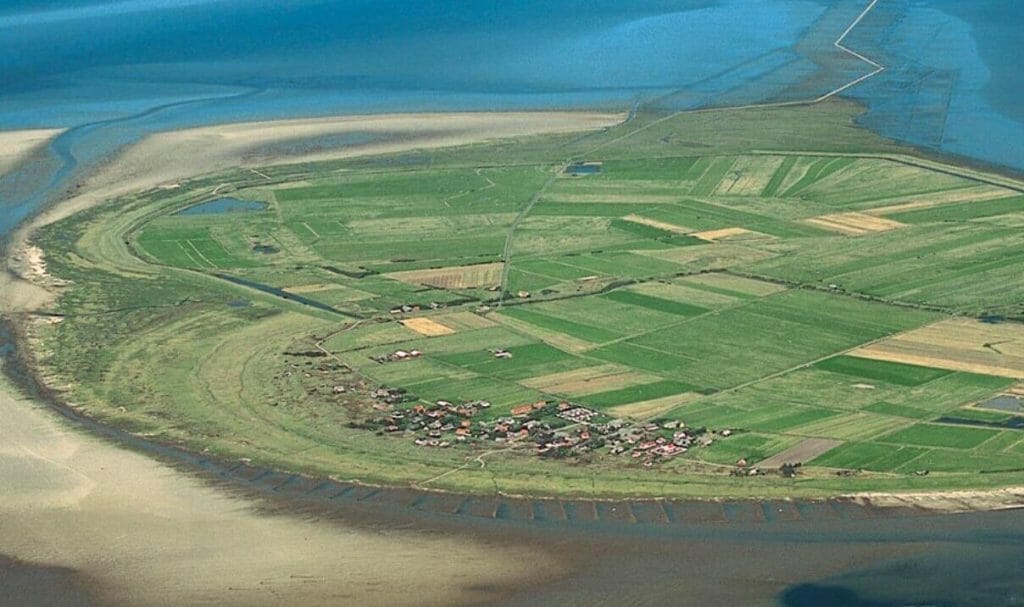 Mando Island attraction